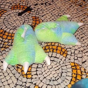 2 pairs Little boy/girl slippers size 9/10